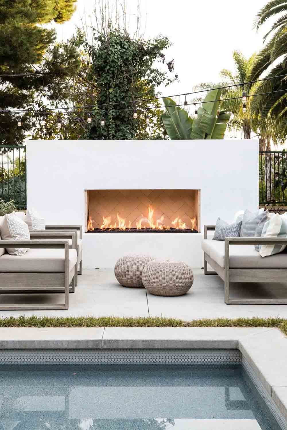 Hoguera integrada en el jardin