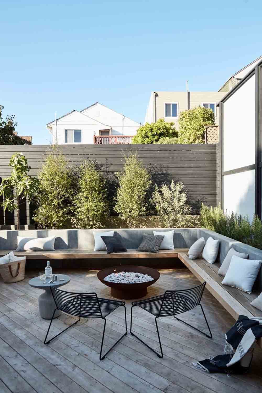 chill put con hoguera circular